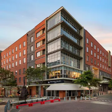 Protea Hotel Fire & Ice! Johannesburg Melrose Arch Отели рядом с достопримечательностью «Мелроуз»