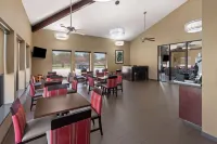 亞歷山大温德姆速 8 酒店 - 早餐