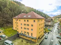 Large Mandala +Sauna Hotel dekat Klínovec