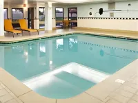 巴吞魯日南萬怡酒店 東巴吞魯日縣酒店