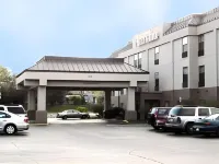 Comfort Inn Wings Stadium - parking