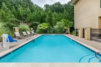 Super 8 by Wyndham Beaver Falls Hotel di Big Beaver