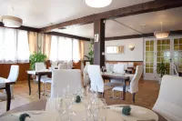 Source de la Vallée Hotels in Saint-Pardoux-lOrtigier