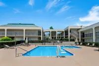 SureStay Plus Hotel by Best Western Southern Pines Pinehurst - プール