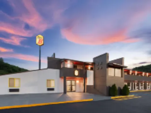 Super 8 by Wyndham Bridgeport/Clarksburg Area ブリッジポートのホテル