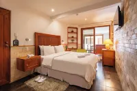 Casa del Balcon Hotels in 