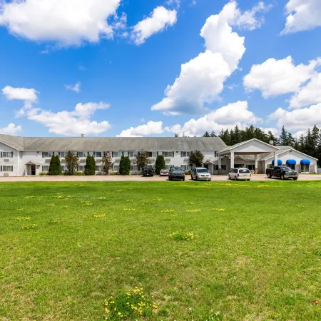 Americas Best Value Inn Tahquamenon Country