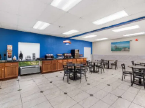 Baymont by Wyndham Lawrence Hotels in Lawrence