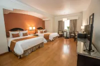 Plaza de Oro Hotels in 