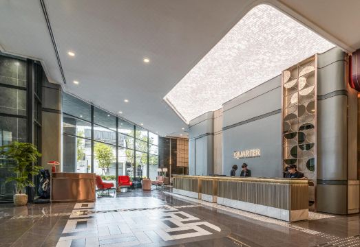 1. 더 쿼터 라차요..