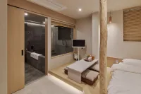 Whalero Gimpo Airport