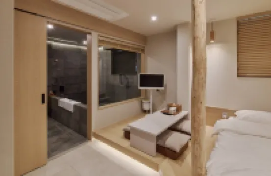 Whalero Gimpo Airport