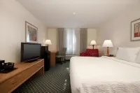Country Inn & Suites by Radisson, Fairview Heights, IL Hotel in zona Hey Guys Comedy Club