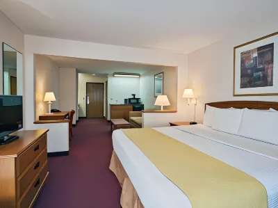 Baymont by Wyndham Auburn Hotel dekat Eckhart Park