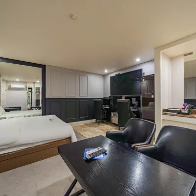 Pyeongtaek Gallery Hotel Hotel dekat Stasiun Pyeongtaek