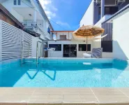 Gao Phala Beachfront Hostel - 泳池