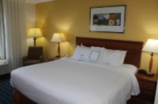 Fairfield Inn & Suites Kansas City Liberty Отели в г. Канзас-Сити
