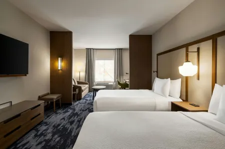 Fairfield Inn & Suites Bethlehem PA Отели рядом с достопримечательностью «Pharo Garden Centre»