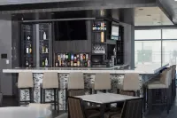 俄克拉何馬城市中心萬楓飯店及套房 - 酒吧