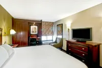 德州農機學院附近克利奇站歡朋飯店