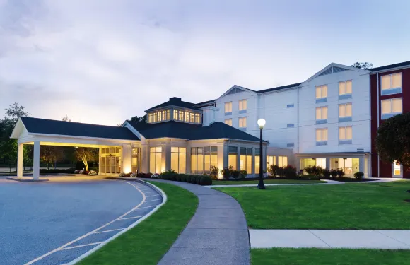 丹伯裏希爾頓花園酒店