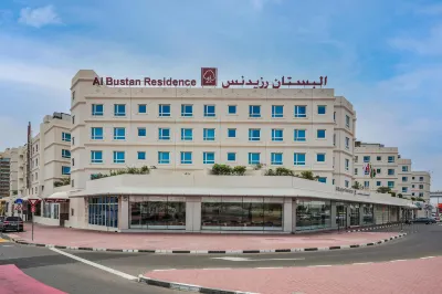 Al Bustan Centre & Residence Отели в г. Аль Квсейс