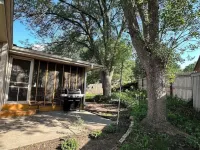 Sunny Brick Home with big Sunroom 4BR, 3BA 에지우드 쇼핑센터 주변 호텔