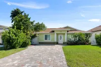 6bdr/4bath tropical paradise with heated pool and lanai, 1 mile from the beach