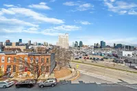 Charming Baltimore Townhome w/ Scenic Views - Holiday bungalows