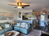 Cozy condo located one block from Carolina Beach and Freeman Park.