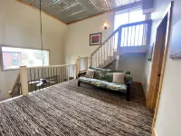 Mountain Vintage Vacation Home! Conveniently in Mt CB, easy access to trails!