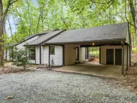 Unique and private home in Chapel Hill
