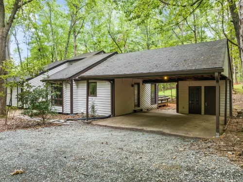 Unique and private home in Chapel Hill