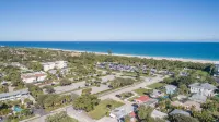SOUTH BEACH's Closest Home • AQUA COTTAGE • Comfy Cozy Fun Seaside Vero Beach