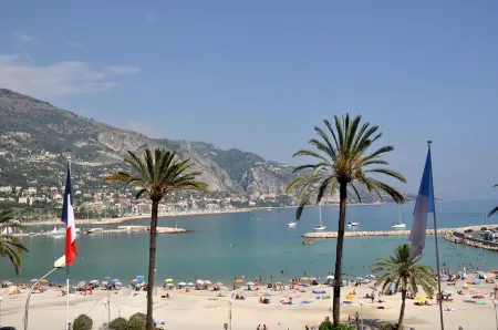 NEW! 2 Pieces Design, Downtown, 200 m beaches, air conditioned Отели рядом с достопримечательностью «Музей Жана Кокто - Коллекция Северина Вундермана»