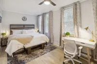 5 Min Drive to Downtown! Modern 3BR in Savannah!