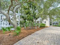 Nestled Inn is your home away from home just steps away from the beach! Hotels in Sunnyside