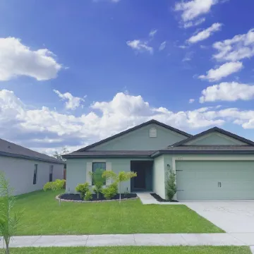 Retreat with bike access/full kitchen/Fence yard/board games/mins from Orlando