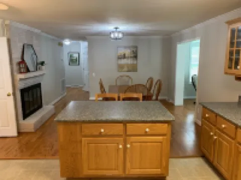 Updated home with fenced yard, dog friendly, 15 min to downtown Greenville! Hoteles en Mauldin