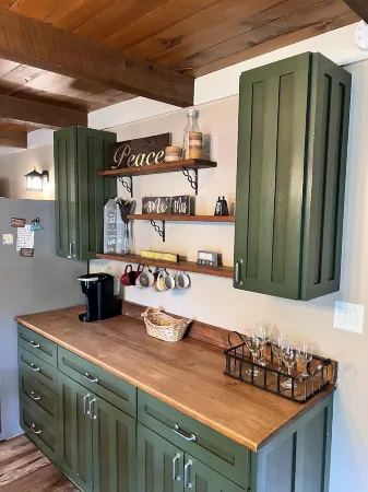 Breathtaking Country Paradise with Hot Tub  Where You Can Unplug in Nature