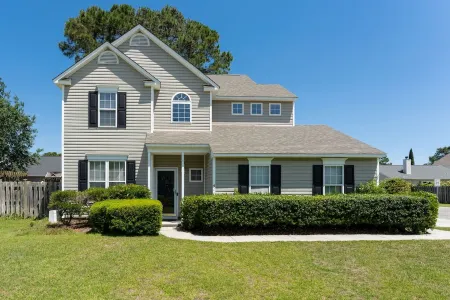 Spacious & Quiet Vacation Getaway, 15 Min to Beach