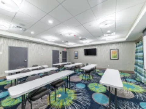 Hampton Inn and Suites Pryor Hotels in Pryor
