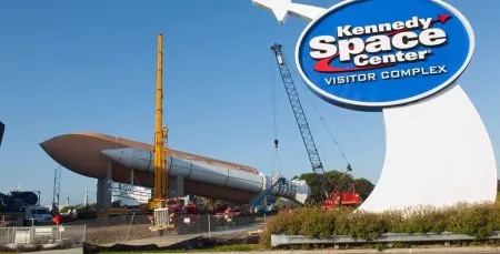 ❤️ Family Friendly POOL Home - 10 mins to Cocoa Beach & Kennedy Space Center! ❤️