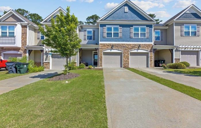 Where Relaxation Meets Home, KING Suite Retreat, 14 MINS to RDU Airport, POOL