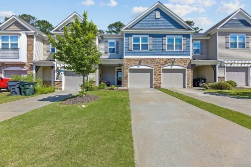 Where Relaxation Meets Home, KING Suite Retreat, 14 MINS to RDU Airport, POOL