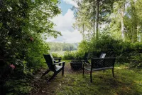 Spacious North Cascades Riverside A-Frame w/ Mt Baker Views - Dog-Friendly