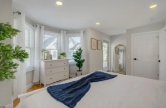 Palmer Square 2BR w/ Parking