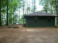 Pet-Friendly Cabin With Air-Conditioning & Fireplace