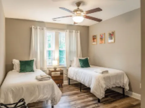 Golf Getaway! Poker Room - Indoor Golf Simulator - Pet-friendly Hotels in Pinehurst