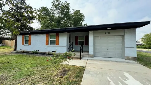 Cozy 3-bedroom house in Greenville Great location!!Close to everything !!NEW!!